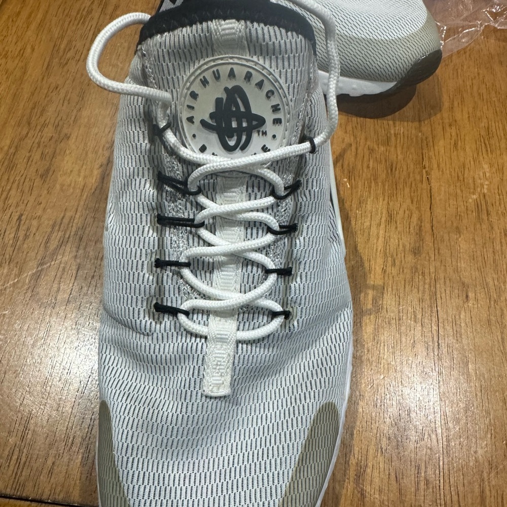 Nike Hirachie